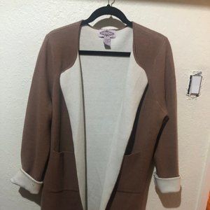 Oliver (Light Sweater above knee)